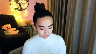 worldofkim cam chat 11/28/2025