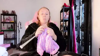 Kissica mommy - (11/28/2025)