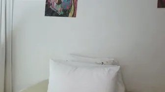 Princess_ofyourdreams posing on webcam 11/28/2025