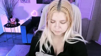 diaangell 29-Nov-25 naked on cam