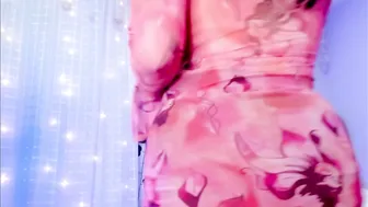 Wildselena666 skinny posing on cam