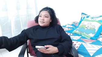 Latin_rihanna_j amateur webcam video (11/29/2025)
