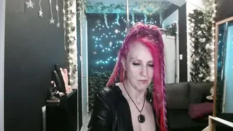 Saucysky on webcam (11-29-2025)