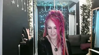 Saucysky on webcam (11-29-2025)