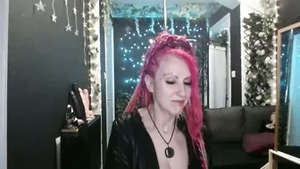 Saucysky on webcam (11-29-2025)