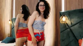 lisacroft brunette free cam show