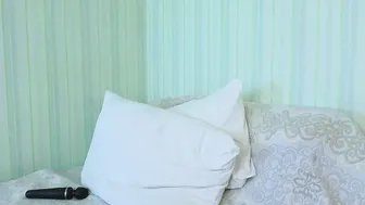 kettimi posing on webcam webcam show