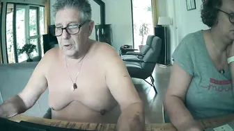 woodwurm naked posing on webcam