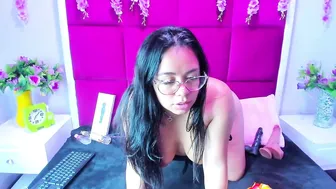 _violeta18_ webcam 11-29-2025