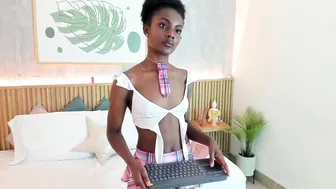 kenya_stone_ free cam show (11-28-2025)