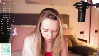 Alodiaacomb 18 naked on cam