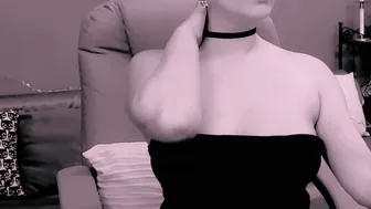 chantallovely goth naked on cam