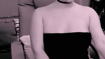 chantallovely goth naked on cam