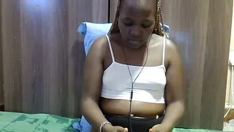 gina_sassy petite 28-Nov-2025