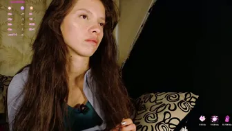 sweetdam12 skinny posing on webcam