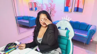 alondra_gomexxx posing on webcam (11/30/2025)