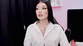emmabridgerton latina (11-29-2025)