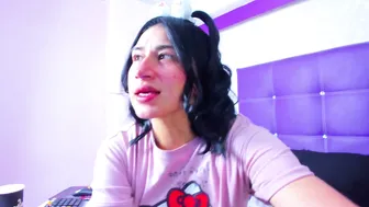 leamoreau__ on live cam - 11/30/2025