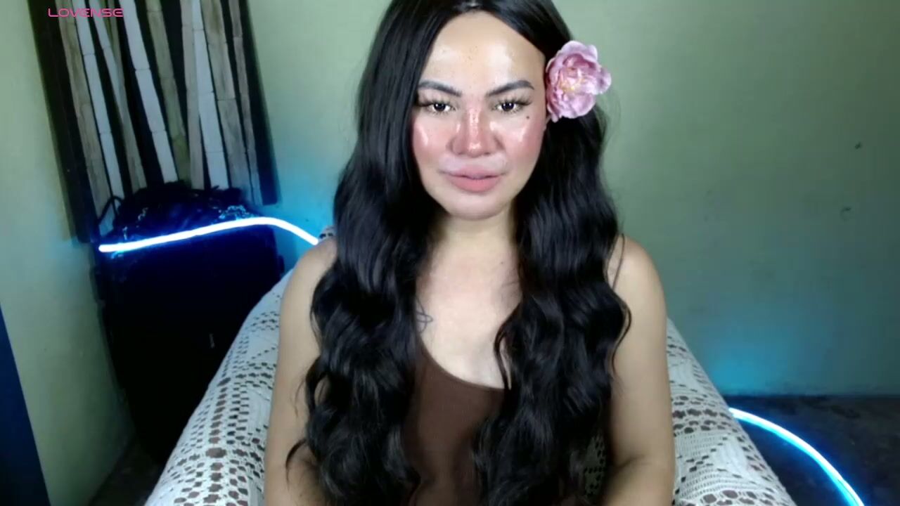 xcalisthra_69x wifematerial amateur live cam video