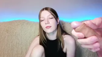 Lovirss posing on cam 29 May 2025
