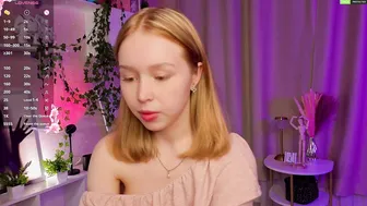 susanneguitian redhead - (12/01/2025)