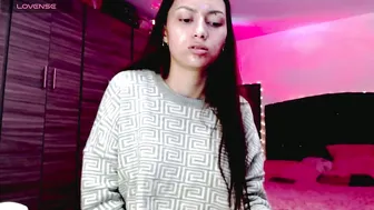 holy_juli2 latina stream