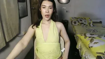 Sk1nnylegend wifematerial posing on cam