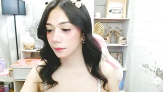 Exotictssavie nude video chat 12-01-2025