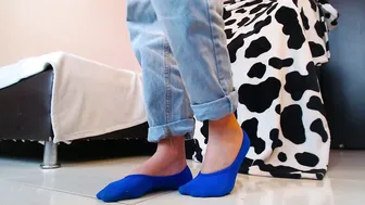 Mariana_shy legs video