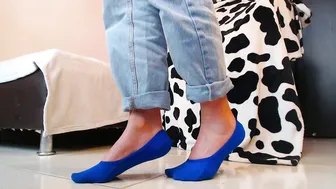 Mariana_shy legs video