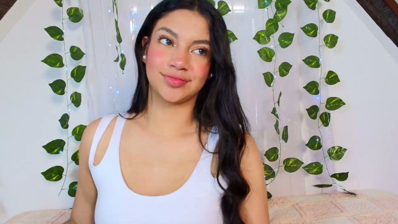 Luciia_sweeet curvy - 01-Dec-2025