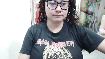 curly_greeneyed live on cam on live cam
