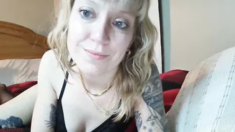 Tinyblondexoxo blonde 12-02-2025