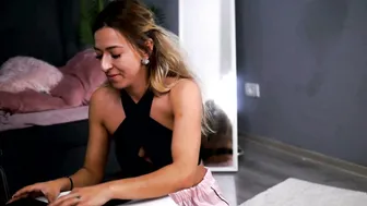 Juliahyde cam sex chat 12-02-2025