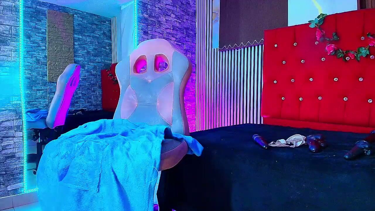 Miahernadez303av live cam show - 12/02/2025