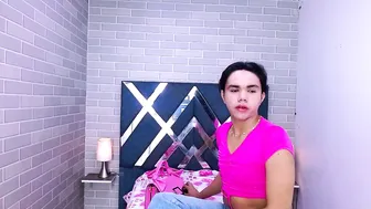Andrea_gill_ petite 12/02/2025