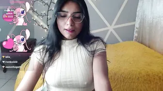 Valkydoll latina on live cam