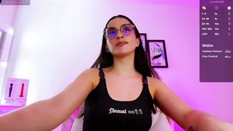 Lilith01_ glasses (12/02/2025)