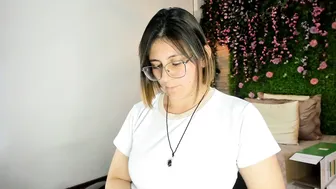 Sarahdeyvis sex chat cam - 12-03-2025