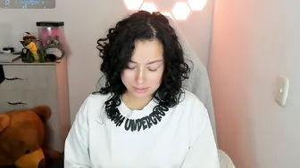 aqua_emilly 24 posing on webcam