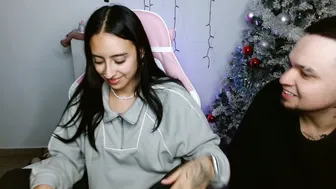 Zelda_kuro posing on cam (12-03-2025)