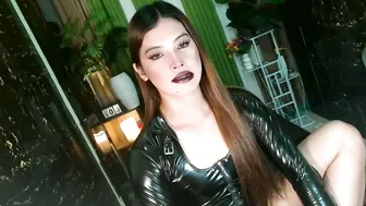 queen_kendalx19 femboy - 03 December 2025