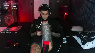 Jhonny_ackerman smoke posing on webcam
