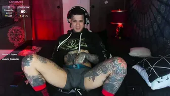 Jhonny_ackerman smoke posing on webcam