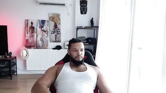 0_kingsley muscles video