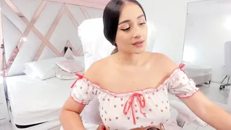 lauraklark latina - (12/03/2025)