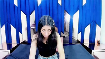 Mia_clark18 (12/04/2025)