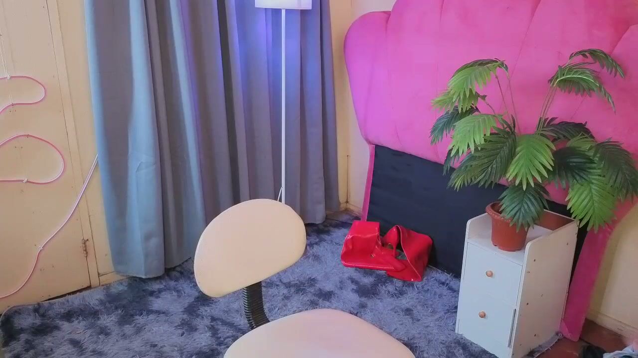 Maxiebunny99 12/04/2025 bigcock