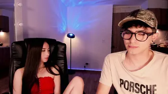 mikeyvioleta stream 12/04/2025