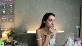 hi__karu smalltits naked